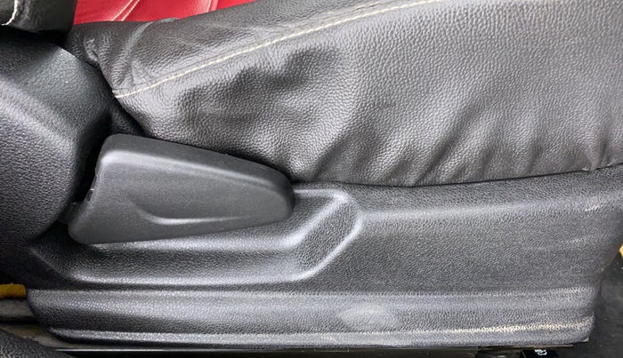 2019 Renault Kwid RXL, Petrol, Manual, 25,998 km, Driver Side Adjustment Panel