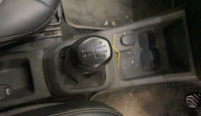 2016 Renault Kwid RXT 0.8, CNG, Manual, 84,648 km, Gear Lever