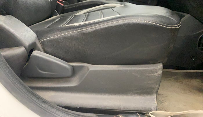 2016 Renault Kwid RXT 0.8, CNG, Manual, 84,648 km, Driver Side Adjustment Panel