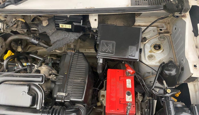 2016 Renault Kwid RXT 0.8, CNG, Manual, 84,648 km, Engine View - Left