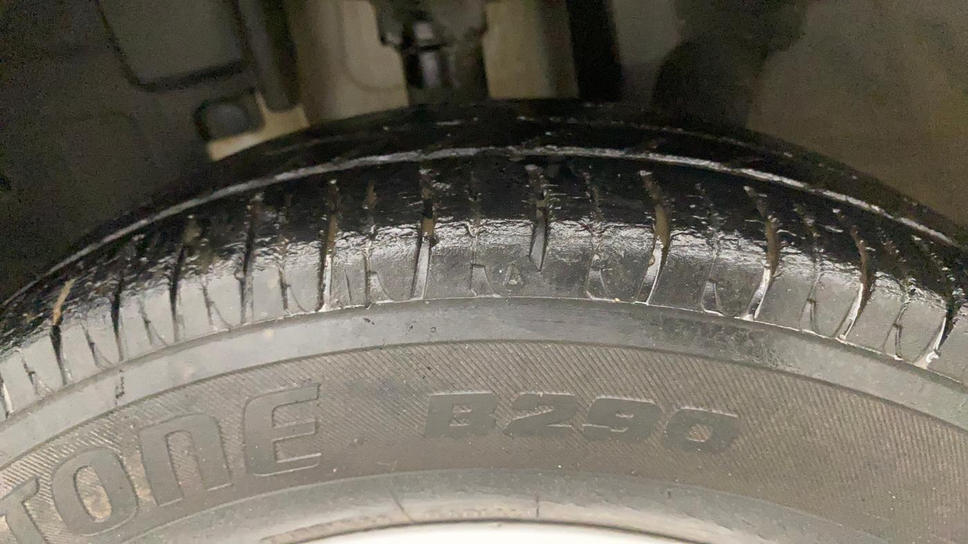2016 Renault Kwid RXT 0.8, CNG, Manual, 84,648 km, Left Front Tyre Tread