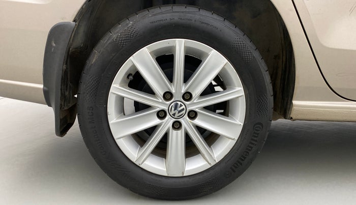 2016 Volkswagen Vento HIGHLINE TDI AT, Diesel, Automatic, 90,271 km, Right Rear Wheel