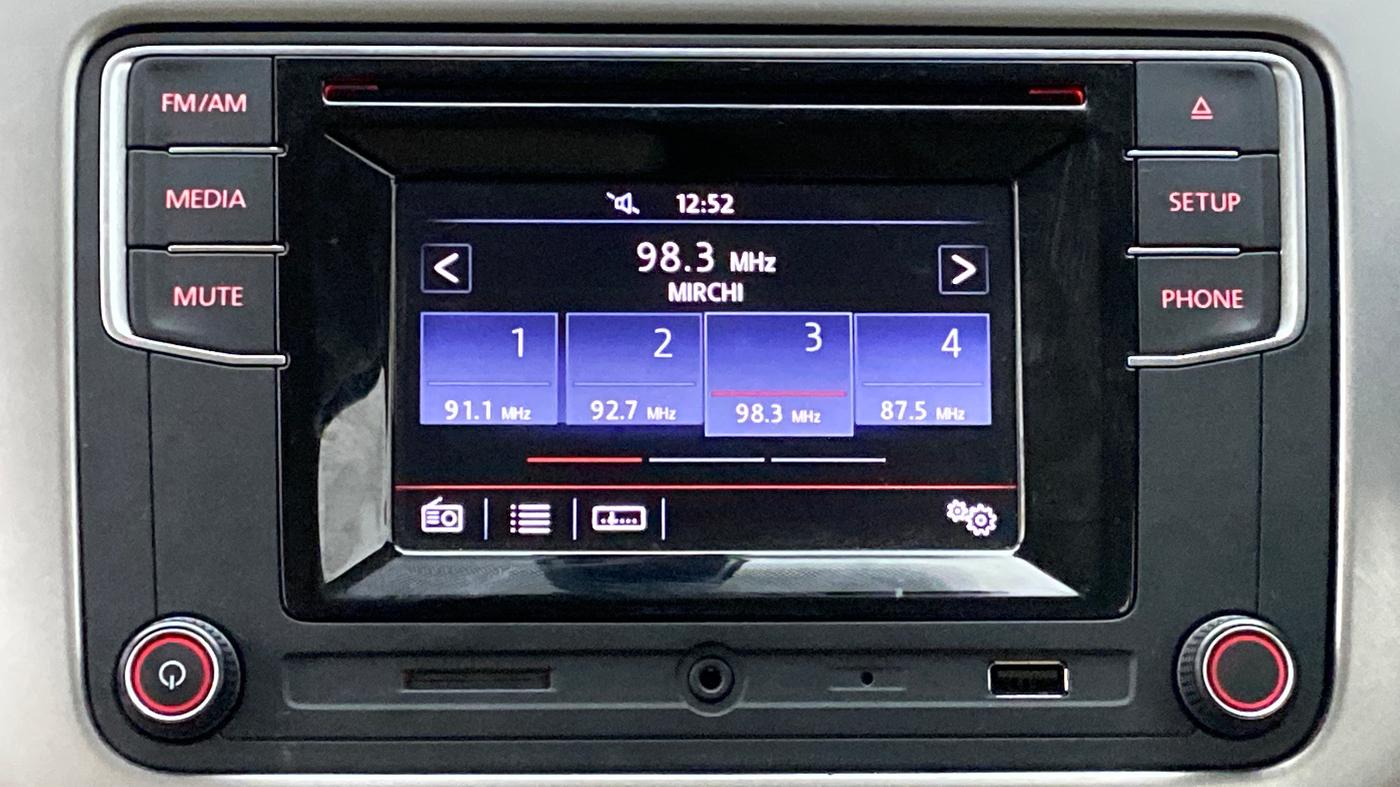 2016 Volkswagen Vento HIGHLINE TDI AT, Diesel, Automatic, 90,271 km, Infotainment System