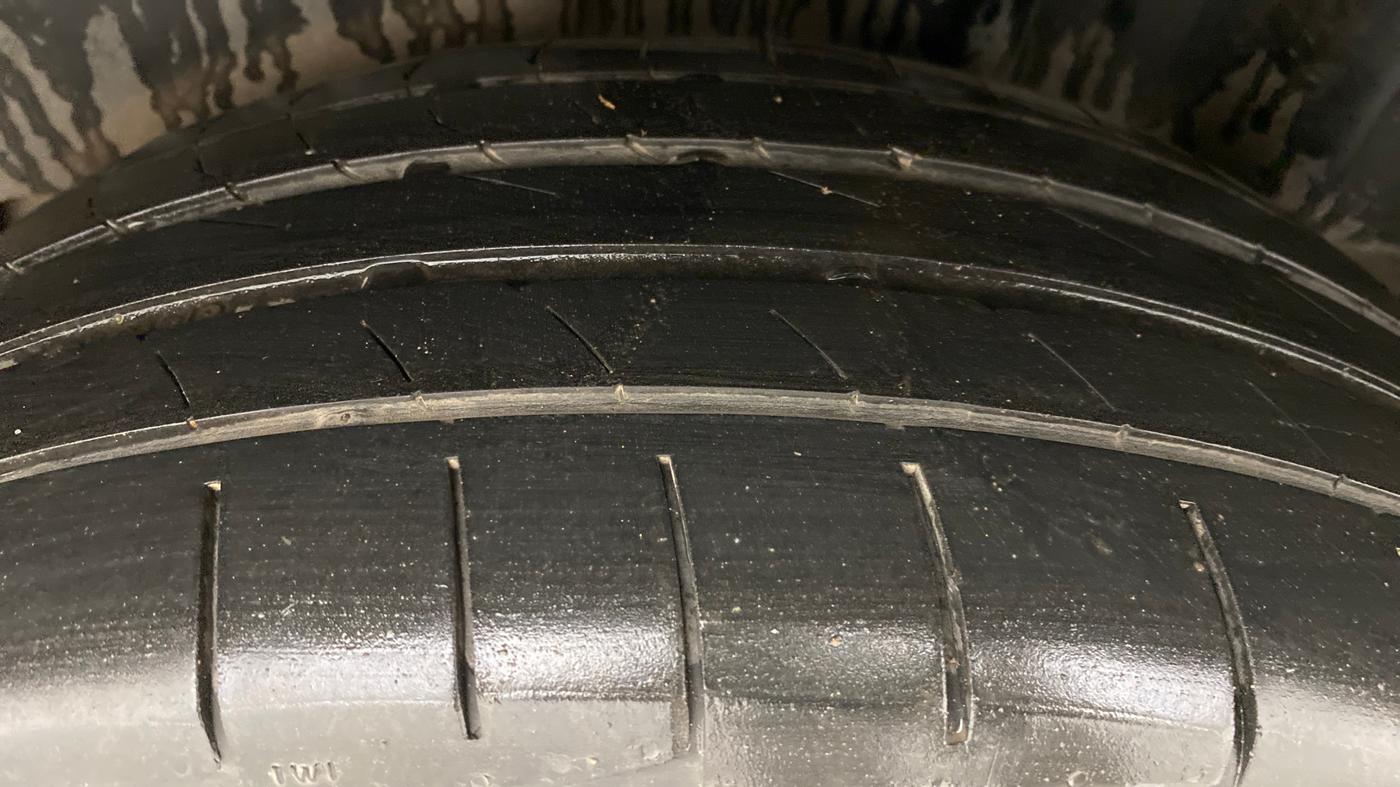 2016 Volkswagen Vento HIGHLINE TDI AT, Diesel, Automatic, 90,271 km, Left Rear Tyre Tread