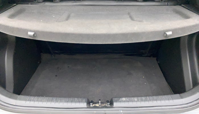 2019 Hyundai Elite i20 ASTA 1.2 (O), Petrol, Manual, 42,911 km, Boot Inside