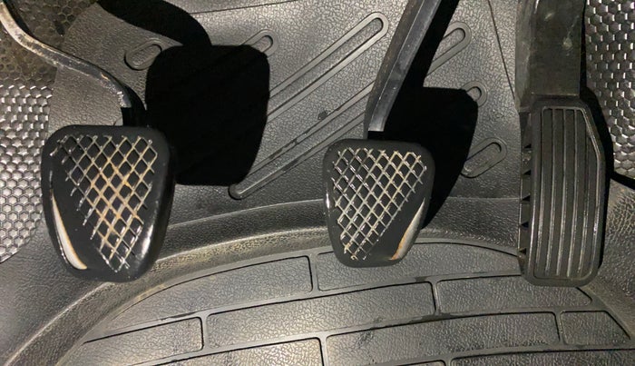 2015 Honda Jazz 1.2L I-VTEC S, Petrol, Manual, 1,02,306 km, Pedals