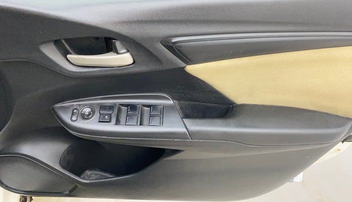 2015 Honda Jazz 1.2L I-VTEC S, Petrol, Manual, 1,02,306 km, Driver Side Door Panels Control