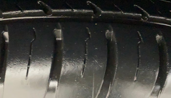 2021 Maruti Swift VXI, Petrol, Manual, 9,346 km, Right Rear Tyre Tread