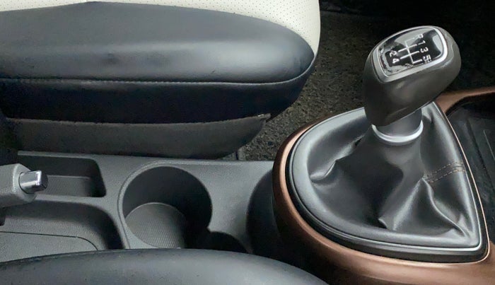 2020 Hyundai AURA SX 1.2 (O) CRDI, Diesel, Manual, 63,115 km, Gear Lever