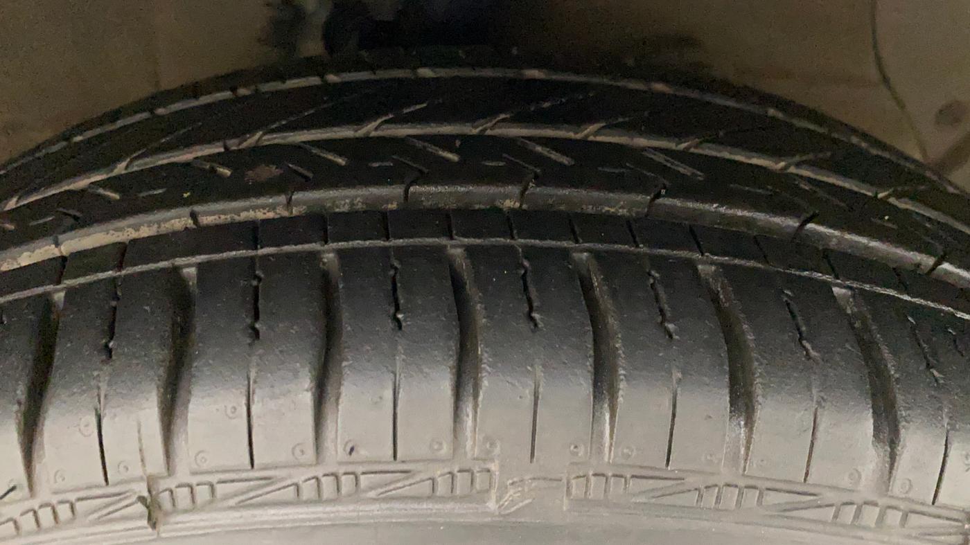 2014 Hyundai Xcent S 1.2, Petrol, Manual, 46,721 km, Right Front Tyre Tread