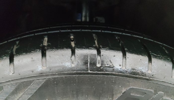 2021 Maruti Baleno ZETA CVT PETROL 1.2, Petrol, Automatic, 59,964 km, Right Front Tyre Tread