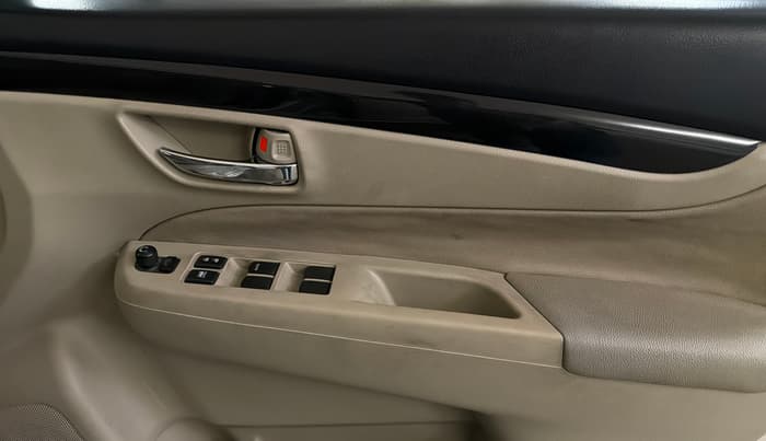2014 Maruti Ciaz ZXI, Petrol, Manual, 48,904 km, Driver Side Door Panels Control