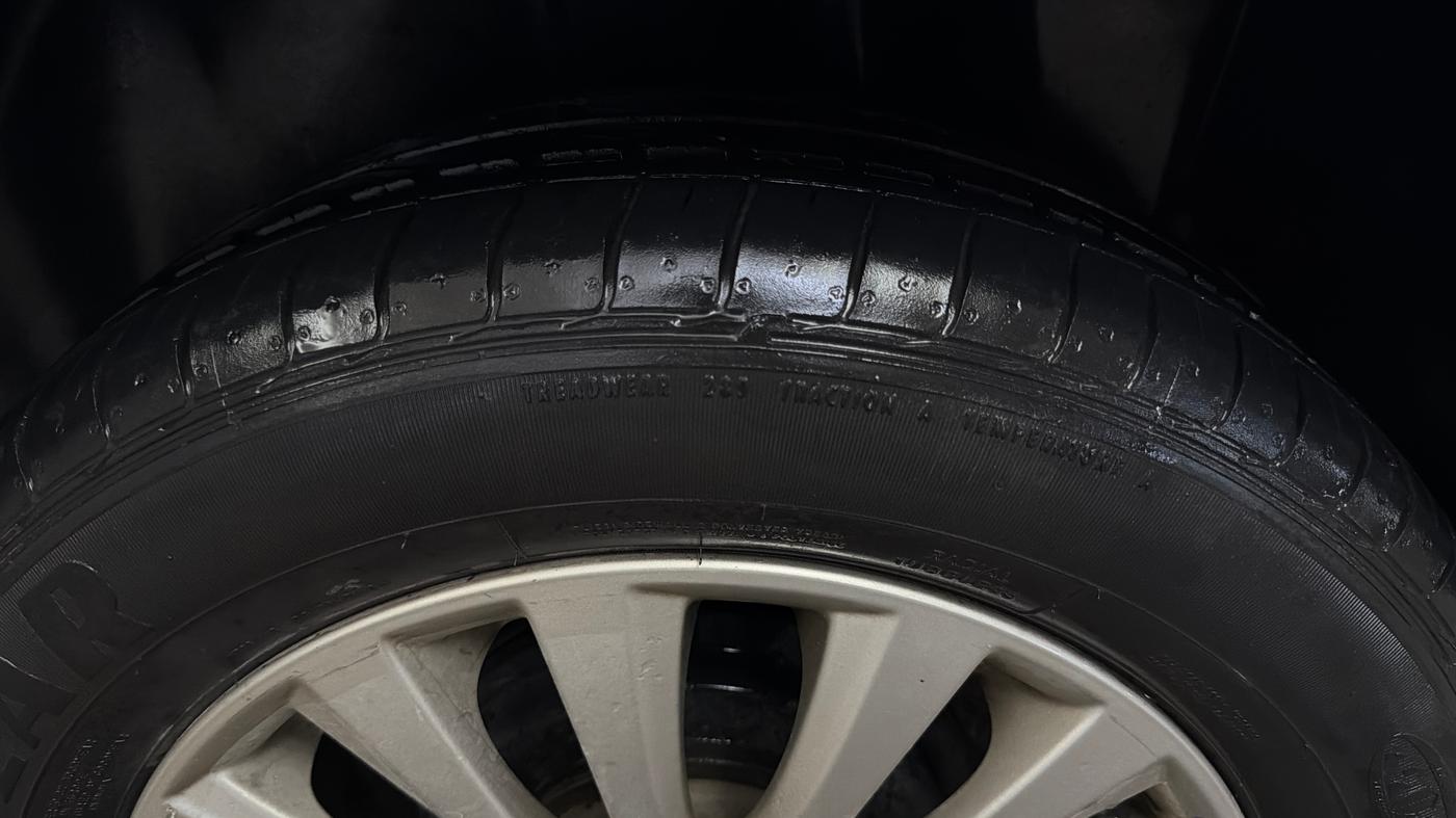 2014 Maruti Ciaz ZXI, Petrol, Manual, 48,904 km, Left Rear Tyre Tread