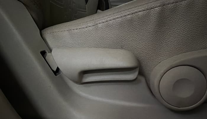 2014 Maruti Ciaz ZXI, Petrol, Manual, 48,904 km, Driver Side Adjustment Panel