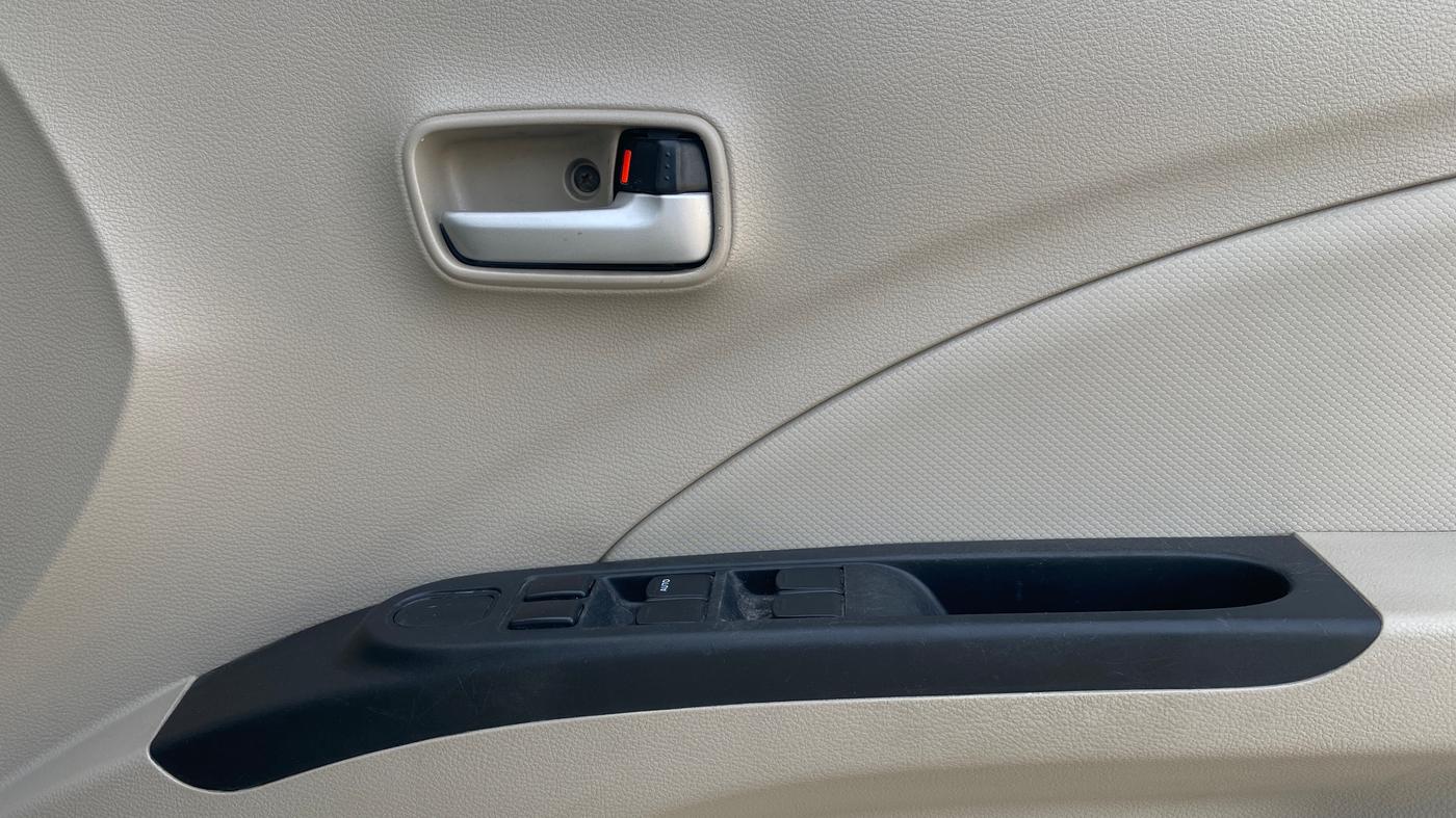 2018 Maruti Celerio VXI AMT, Petrol, Automatic, 47,728 km, Driver Side Door Panels Control