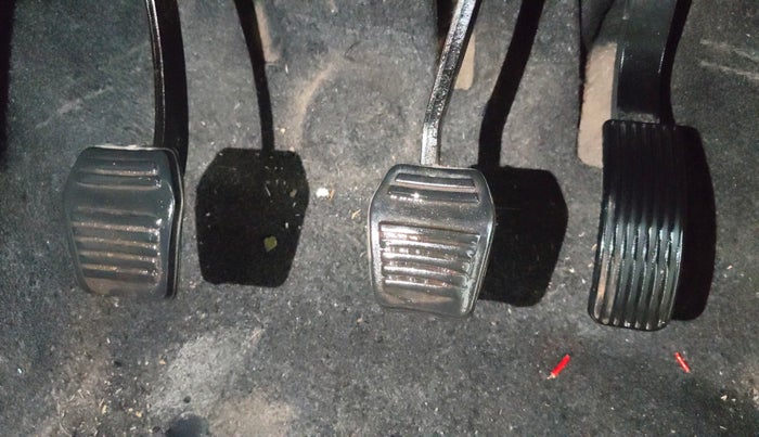 2019 Mahindra TUV300 T10, Diesel, Manual, 61,847 km, Pedals