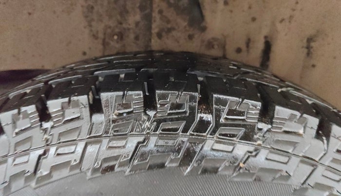 2019 Mahindra TUV300 T10, Diesel, Manual, 61,847 km, Left Rear Tyre Tread