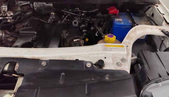 2019 Mahindra TUV300 T10, Diesel, Manual, 61,847 km, Engine View - Left