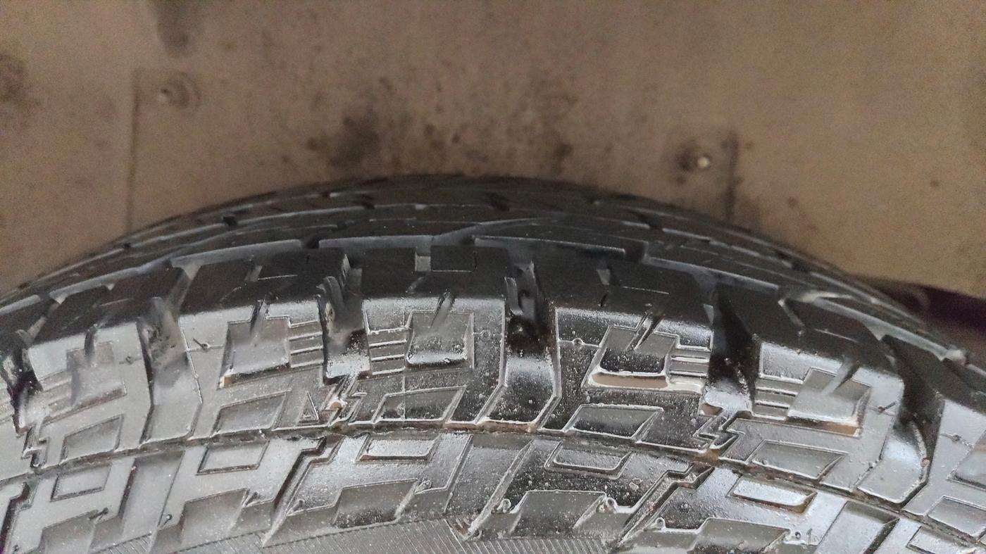 2019 Mahindra TUV300 T10, Diesel, Manual, 61,847 km, Right Rear Tyre Tread