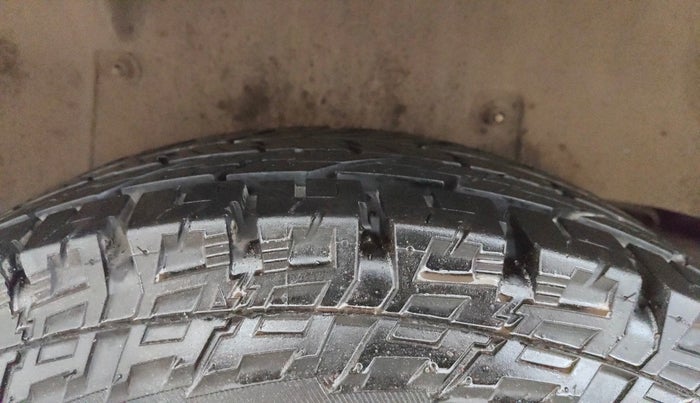 2019 Mahindra TUV300 T10, Diesel, Manual, 61,847 km, Right Rear Tyre Tread