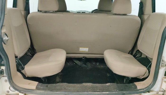 2019 Mahindra TUV300 T10, Diesel, Manual, 61,847 km, Boot Inside