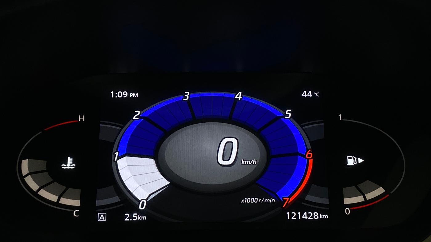 2021 Nissan MAGNITE XV MT, Petrol, Manual, 1,21,424 km, Odometer Image