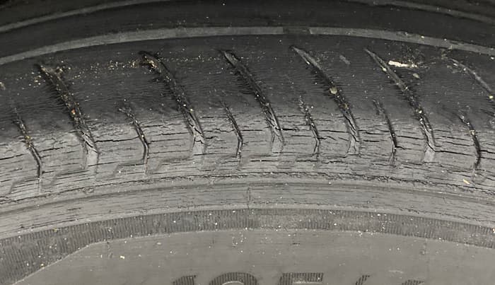 2021 Nissan MAGNITE XV MT, Petrol, Manual, 1,21,424 km, Left Rear Tyre Tread