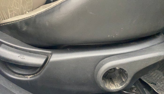 2014 Hyundai Xcent S 1.2, Petrol, Manual, 54,105 km, Driver Side Adjustment Panel