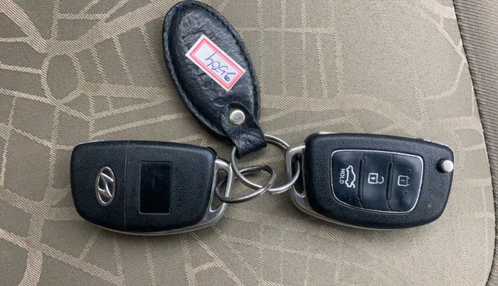 2014 Hyundai Xcent S 1.2, Petrol, Manual, 54,105 km, Key Close Up