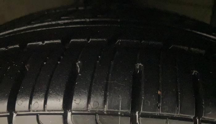 2014 Hyundai Xcent S 1.2, Petrol, Manual, 54,105 km, Right Front Tyre Tread