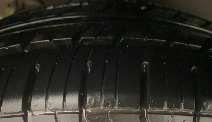 2014 Hyundai Xcent S 1.2, Petrol, Manual, 54,105 km, Right Rear Tyre Tread