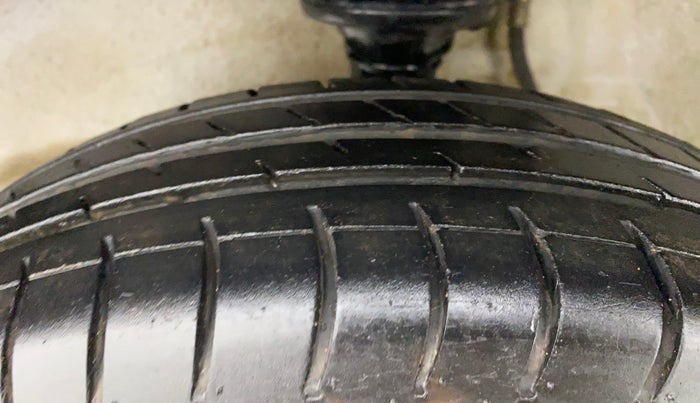 2015 Maruti Alto 800 LXI, Petrol, Manual, 46,814 km, Left Front Tyre Tread