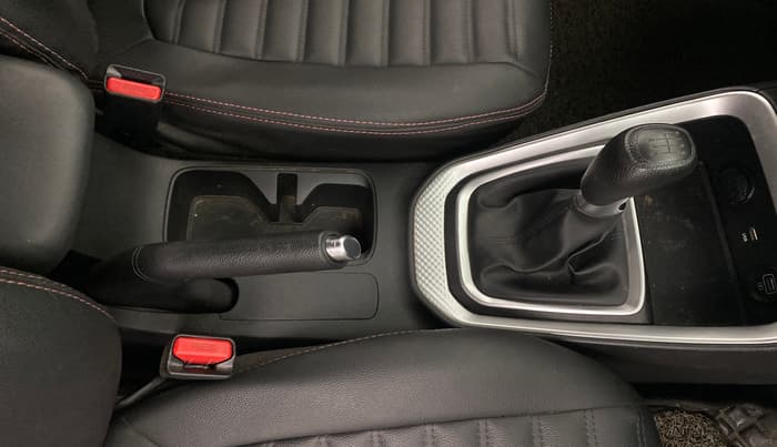 2022 KIA SONET HTK PLUS 1.0 IMT, Petrol, Manual, 25,603 km, Gear Lever