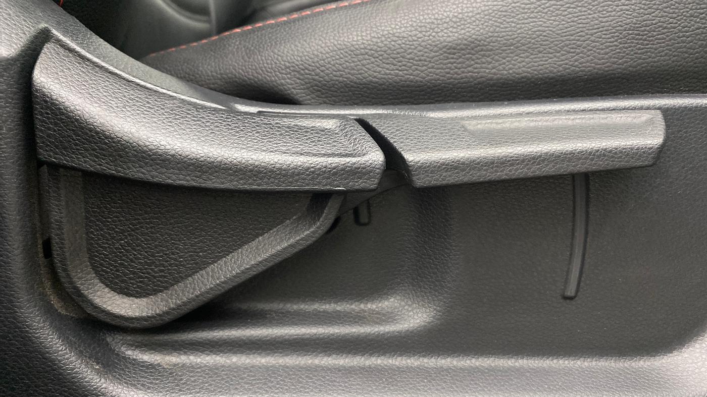 2022 KIA SONET HTK PLUS 1.0 IMT, Petrol, Manual, 25,603 km, Driver Side Adjustment Panel