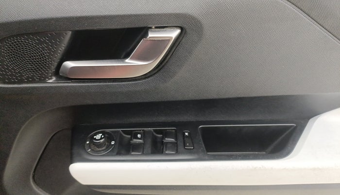 2022 Tata PUNCH CREATIVE  AMT, Petrol, Automatic, 34,139 km, Driver Side Door Panels Control