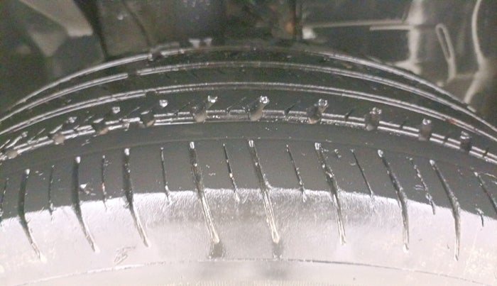 2022 Tata PUNCH CREATIVE  AMT, Petrol, Automatic, 34,139 km, Right Front Tyre Tread