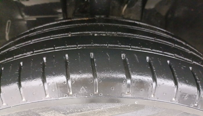 2022 Tata PUNCH CREATIVE  AMT, Petrol, Automatic, 34,139 km, Left Front Tyre Tread