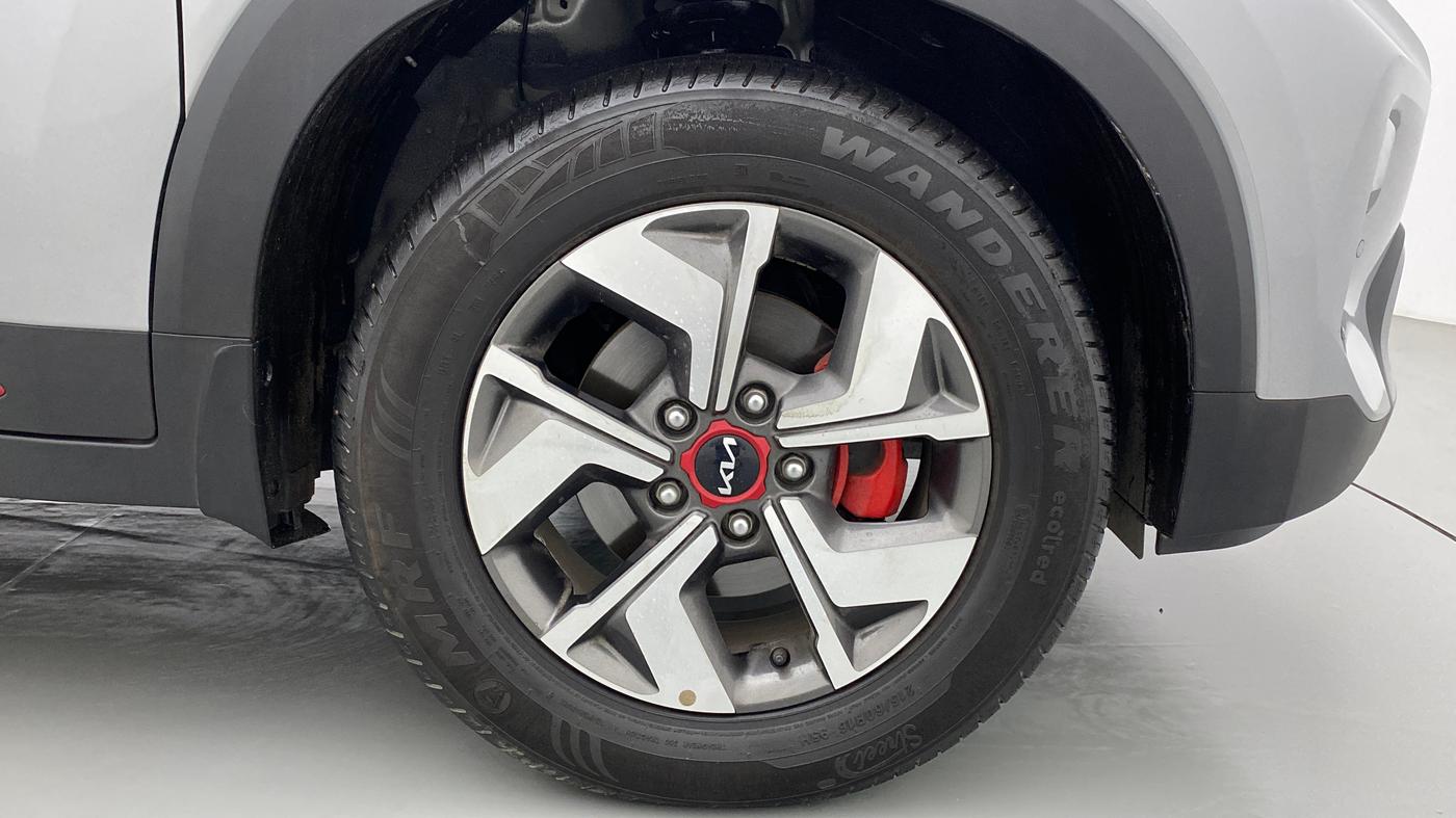 2022 KIA SONET GTX PLUS 1.5 AT, Diesel, Automatic, 5,758 km, Right Front Wheel