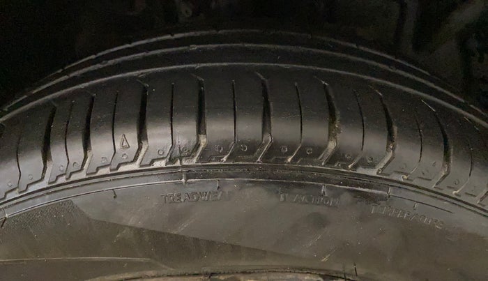 2015 Ford Ecosport TREND+ 1.0L ECOBOOST, Petrol, Manual, 65,257 km, Right Front Tyre Tread