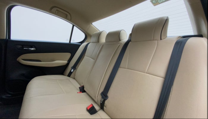 2022 Honda City 1.5L I-VTEC V MT 5TH GEN, Petrol, Manual, 20,344 km, Right Side Rear Door Cabin