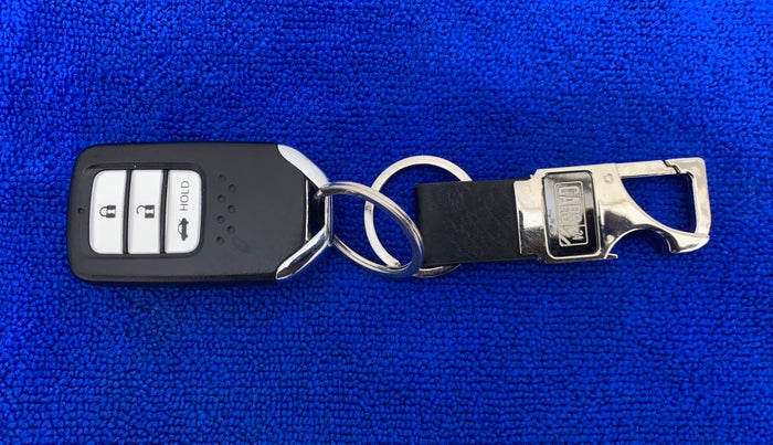 2022 Honda City 1.5L I-VTEC V MT 5TH GEN, Petrol, Manual, 20,344 km, Key Close Up
