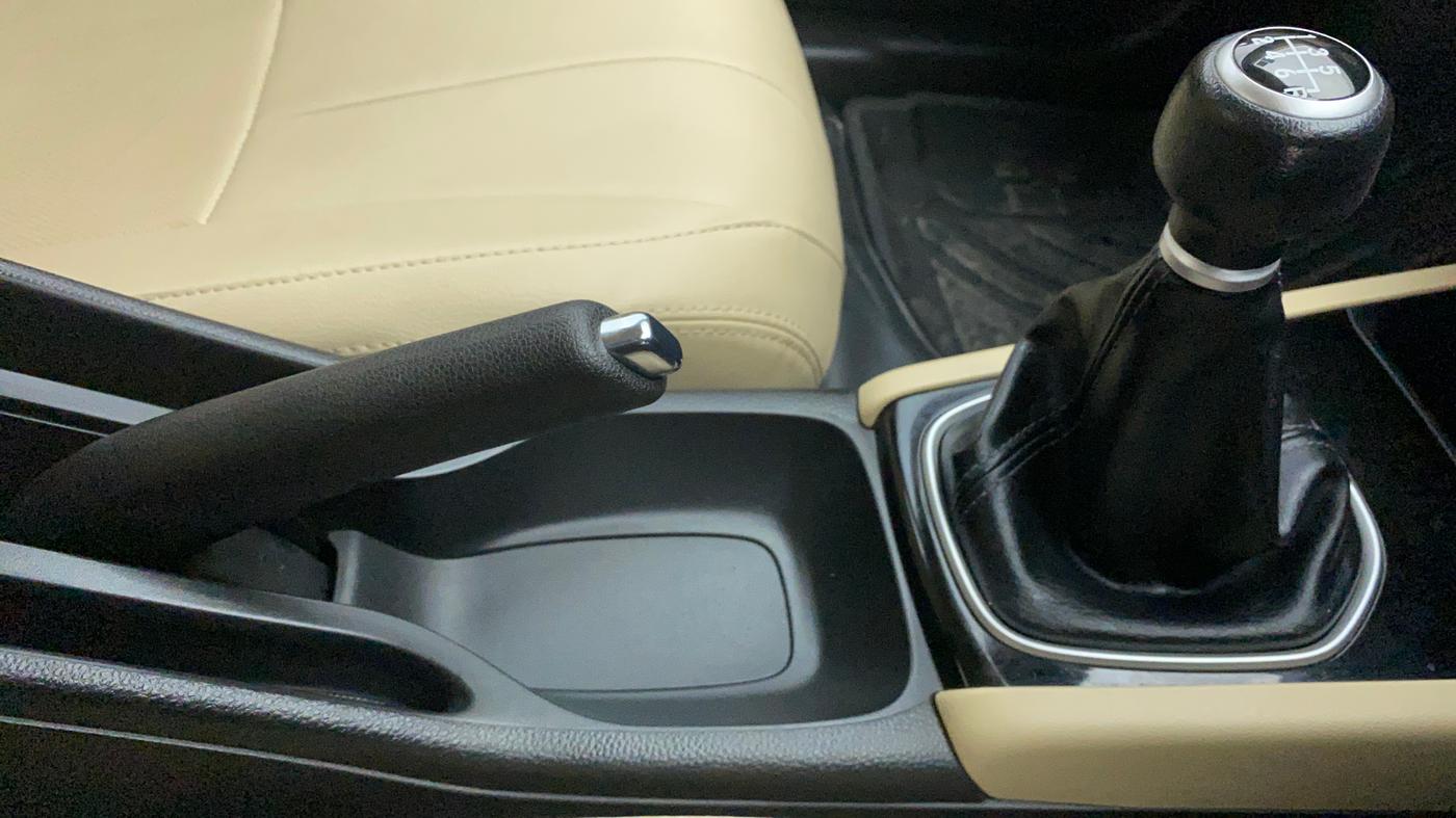 2022 Honda City 1.5L I-VTEC V MT 5TH GEN, Petrol, Manual, 20,344 km, Gear Lever