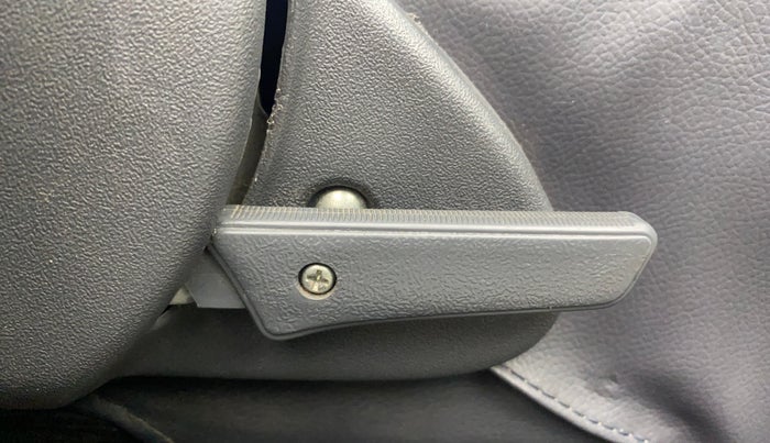 2018 Maruti Alto 800 LXI, Petrol, Manual, 27,472 km, Driver Side Adjustment Panel