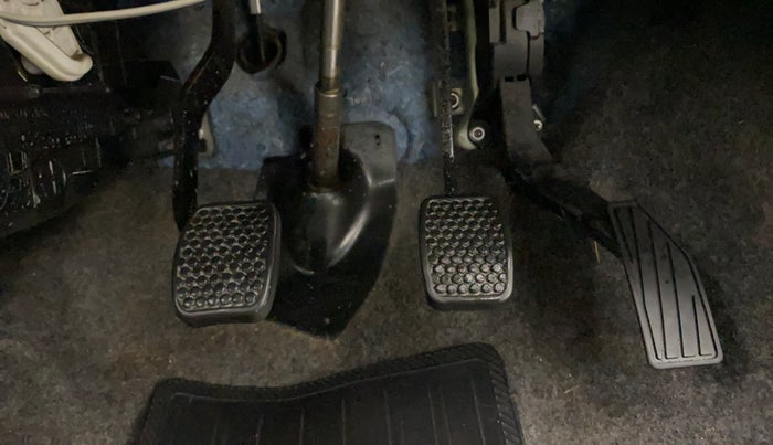 2018 Maruti Alto 800 LXI, Petrol, Manual, 27,472 km, Pedals