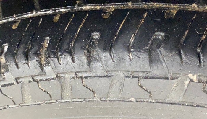 2018 Maruti Alto 800 LXI, Petrol, Manual, 27,472 km, Left Rear Tyre Tread