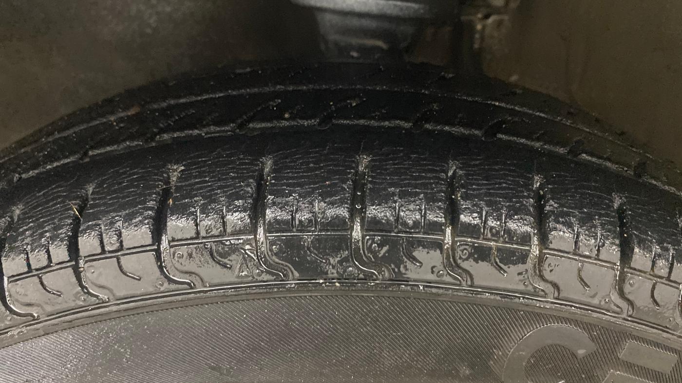 2016 Maruti Alto 800 LXI, Petrol, Manual, 39,007 km, Left Front Tyre Tread
