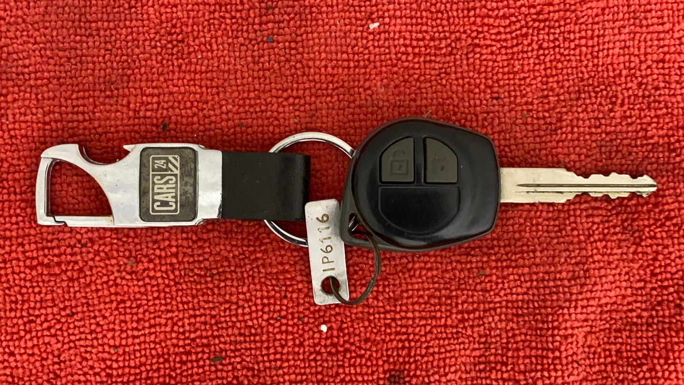 2015 Maruti Swift Dzire VXI, Petrol, Manual, 73,453 km, Key Close Up