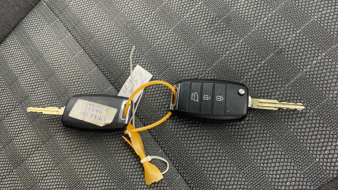 2021 KIA SONET HTK 1.2, Petrol, Manual, 46,028 km, Key Close Up