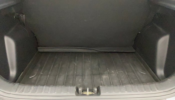 2021 KIA SONET HTK 1.2, Petrol, Manual, 45,927 km, Boot Inside