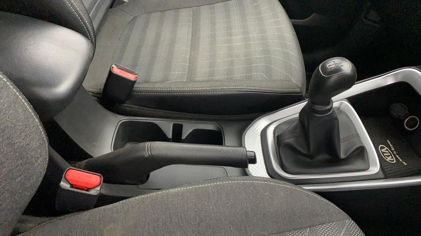 2021 KIA SONET HTK 1.2, Petrol, Manual, 46,028 km, Gear Lever